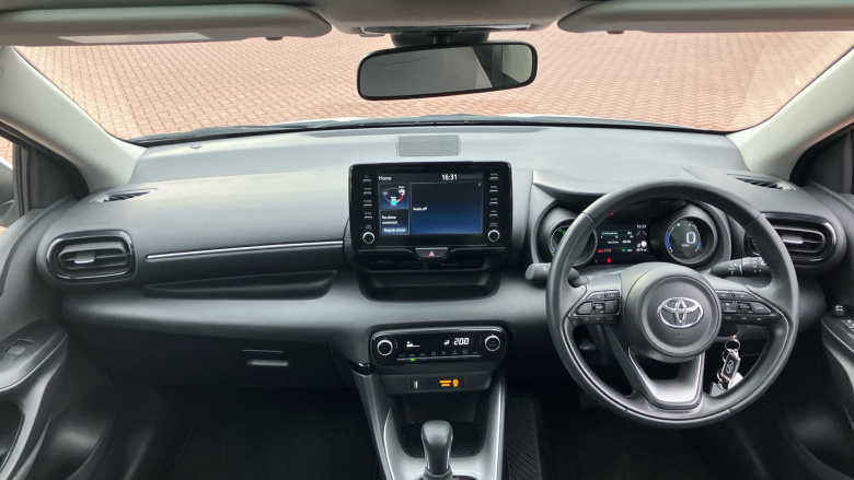 Toyota Yaris 1.5 Hybrid Design 5dr CVT Hybrid Hatchback